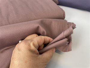 Lærredsvævet bomuld - med peach skin overflade i varm mauve